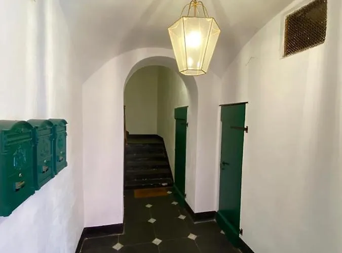 La Casa Dell'infanta - Finalborgo Апартаменты Финале Лигуре